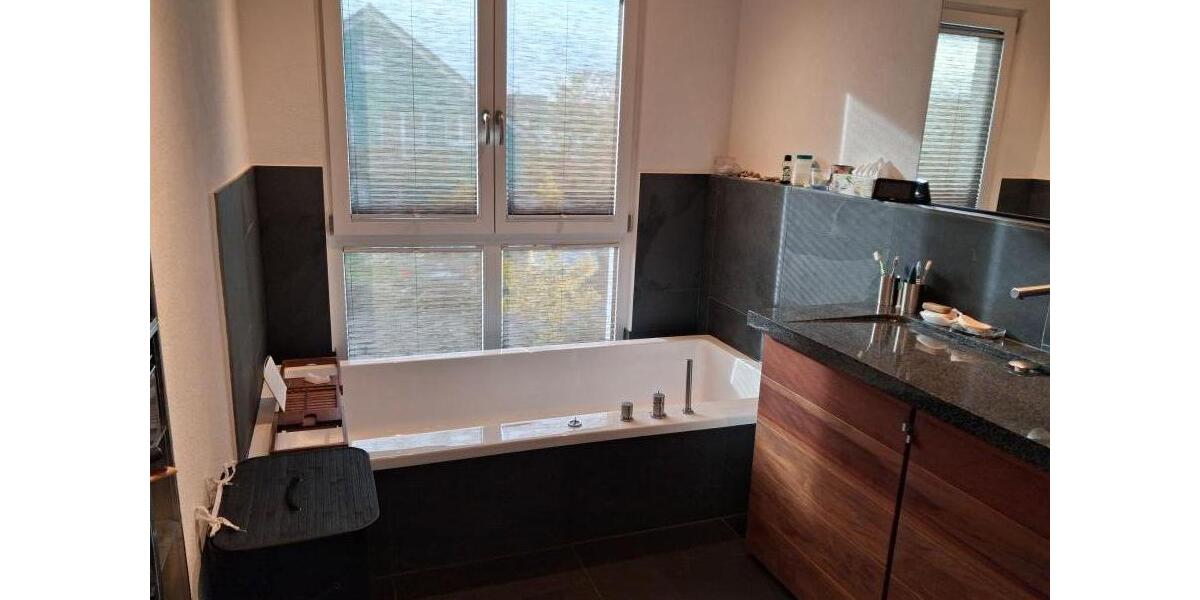 Provisionsfrei* Moderne Gewerbeimmobilie mit Büro, Wohnung und Halle - KfW 70, Solaranlage, hochwertige Ausstattung - Gewerbeobjekt Altdorf | Angebot:23812378