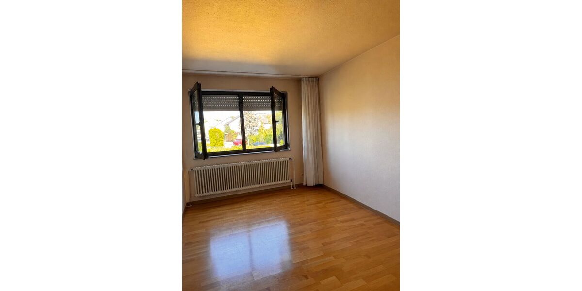 Großzügiges, gepflegtes Reihenhaus für Familien mit Studio, Garage und sonnigem Garten - Einfamilienhaus Gärtringen Rohrau | Angebot:27208429