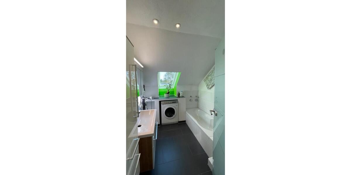 Dachgeschoßwohnung Wolfschlugen - 2 Zimmer, 65 m&sup2;, 1.100&euro; | Angebot:25170897