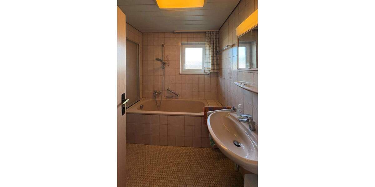 Mehrfamilienhaus, Wohnhaus Deckenpfronn - 6 Zimmer, 178 m&sup2;, 556.000&euro; | Angebot:25704256