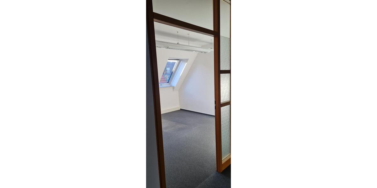 Dachgeschoßwohnung Leinfelden-Echterdingen Echterdingen - 7 Zimmer, 190 m&sup2;, 465.000&euro; | Angebot:27166108