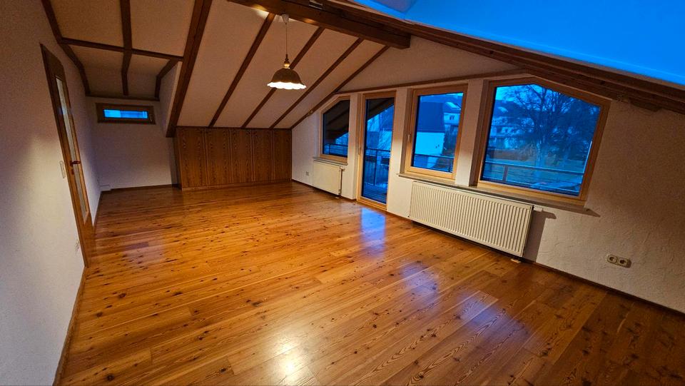 Dachgeschoßwohnung Wildberg - 3 Zimmer, 78 m&sup2;, 700&euro; | Angebot:26478713