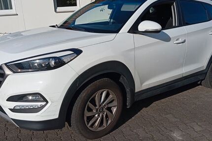 Hyundai TUCSON 91.000 km 12.888 &euro; Dettingen 72581
