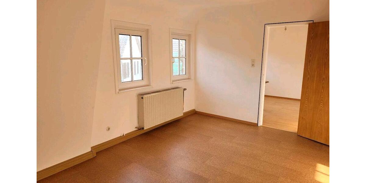 Dachgeschoßwohnung Stuttgart Birkach - 4 Zimmer, 74 m&sup2;, 990&euro; | Angebot:26431341