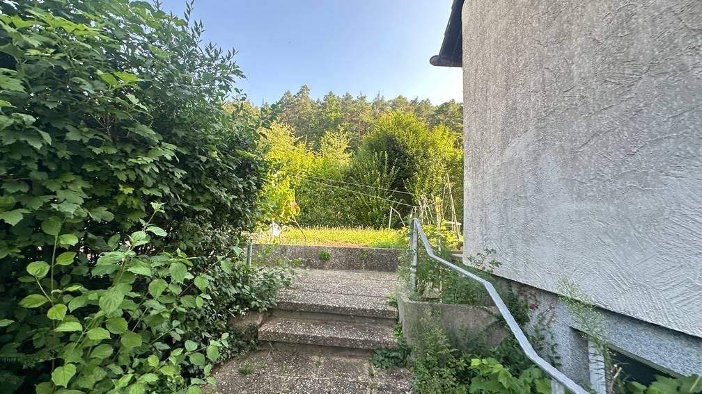 Mehrfamilienhaus, Wohnhaus Ostelsheim - 9 Zimmer, 210 m&sup2;, 649.000&euro; | Angebot:25737007