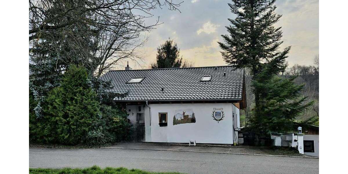 Einfamilienhaus Metzingen - 10 Zimmer, 262 m&sup2;, 590.000&euro; | Angebot:25863350