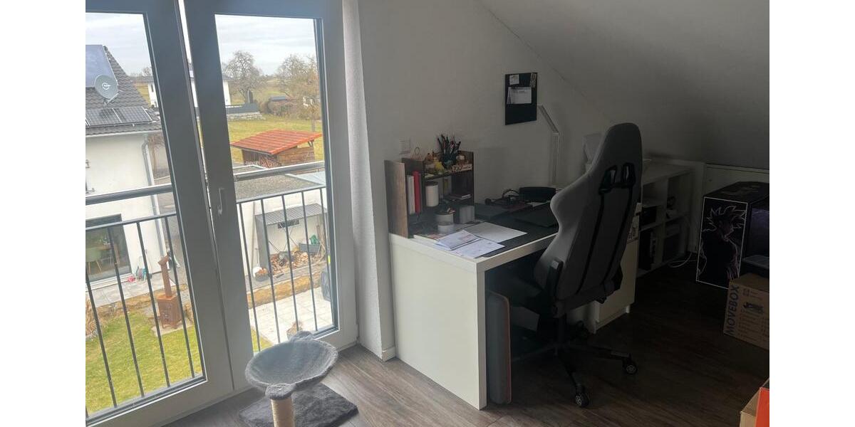 Dachgeschoßwohnung Eutingen im Gäu - 3 Zimmer, 110 m&sup2;, 1.100&euro; | Angebot:25064640