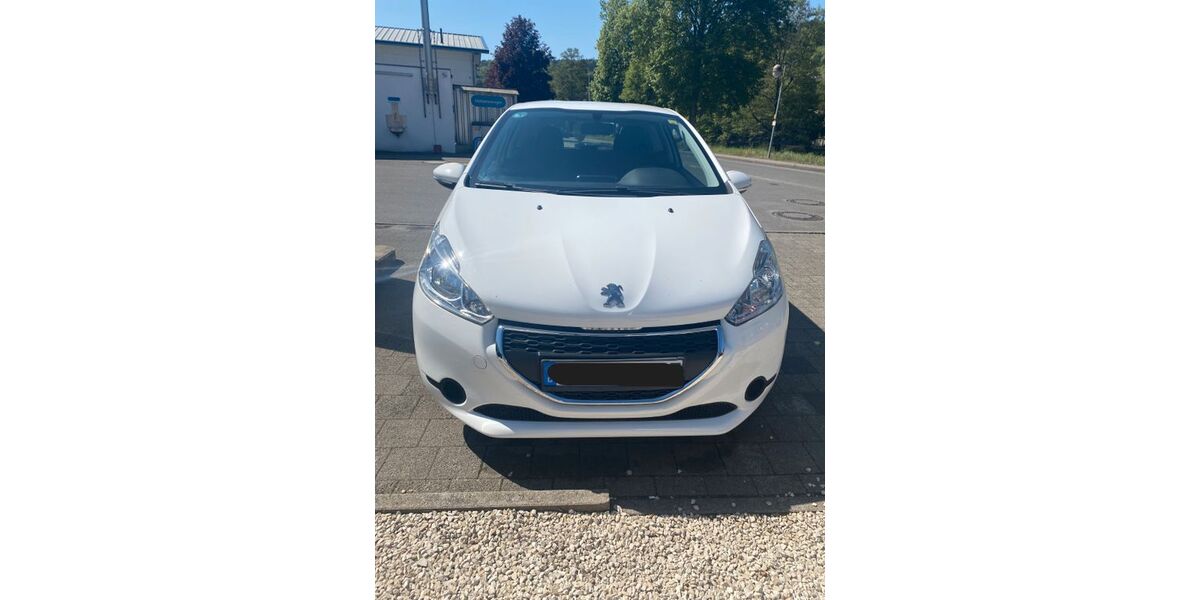 Peugeot 208 180.000 km 2.599 &euro; Nagold 72202