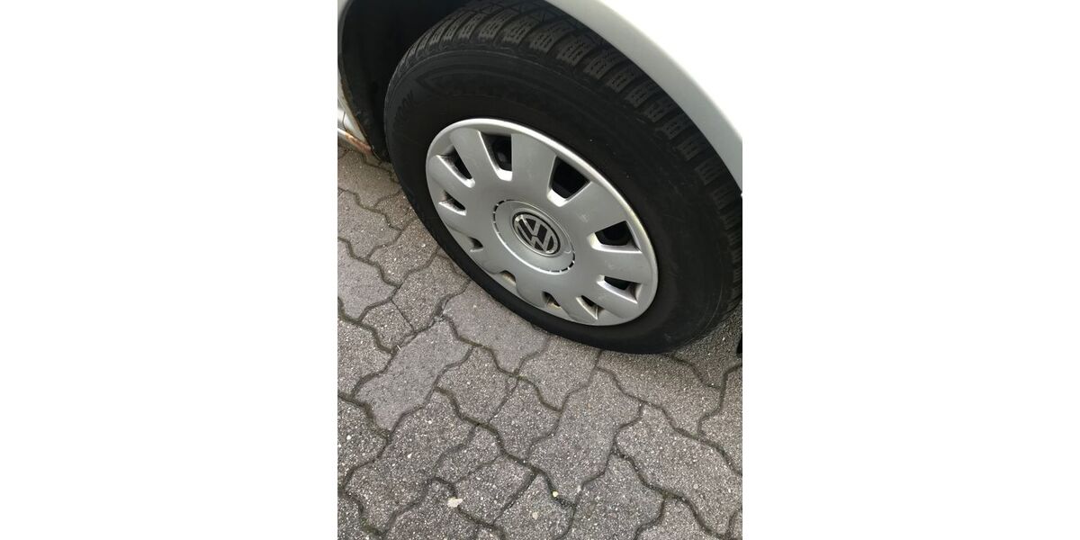 VW Golf 180.000 km 3.150 &euro; Stuttgart 70619