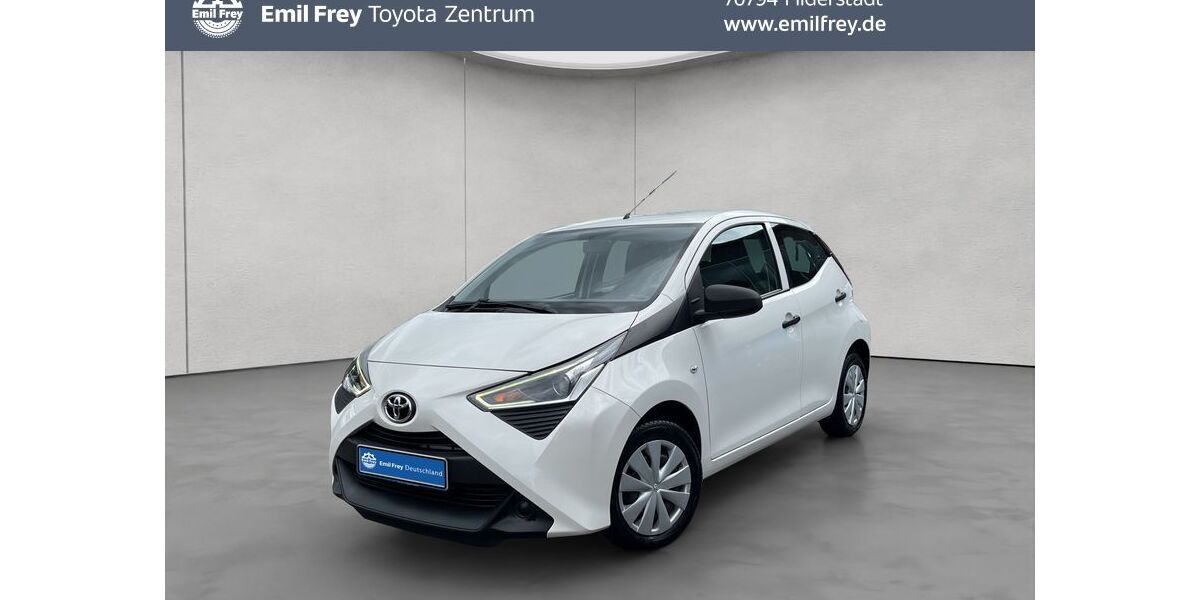 Toyota Aygo (X) 49.800 km 9.650 &euro; Filderstadt 70794