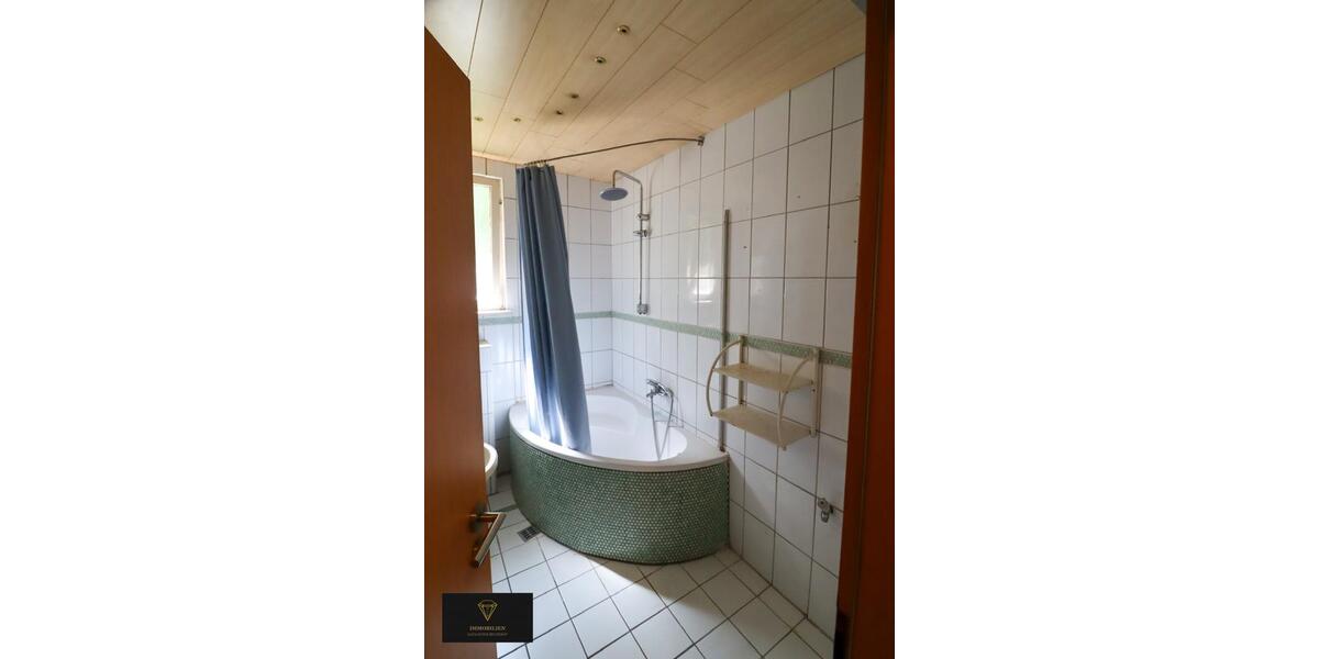 Dachgeschoßwohnung Lichtenstein - 4 Zimmer, 112 m&sup2;, 115.000&euro; | Angebot:26757850