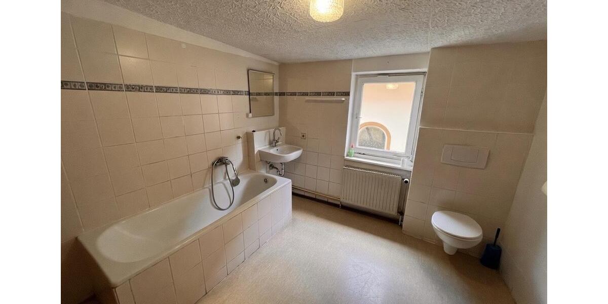Etagenwohnung Hechingen - 5 Zimmer, 105 m&sup2;, 600&euro; | Angebot:26463438