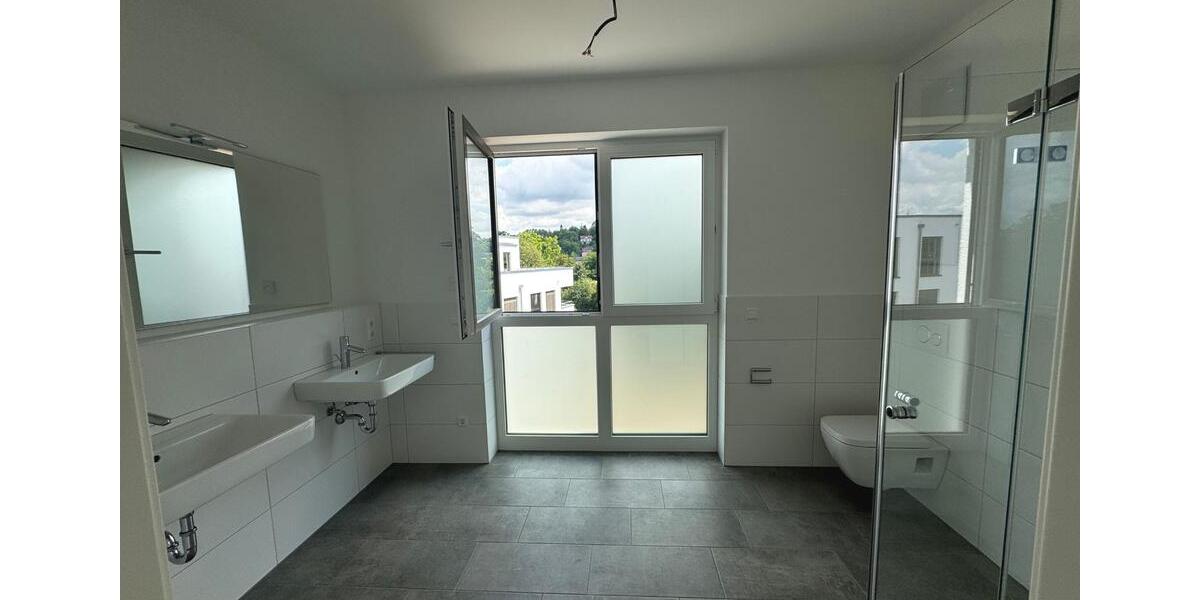 Dachgeschoßwohnung Nürtingen - 2 Zimmer, 105 m&sup2;, 1.567&euro; | Angebot:25972052