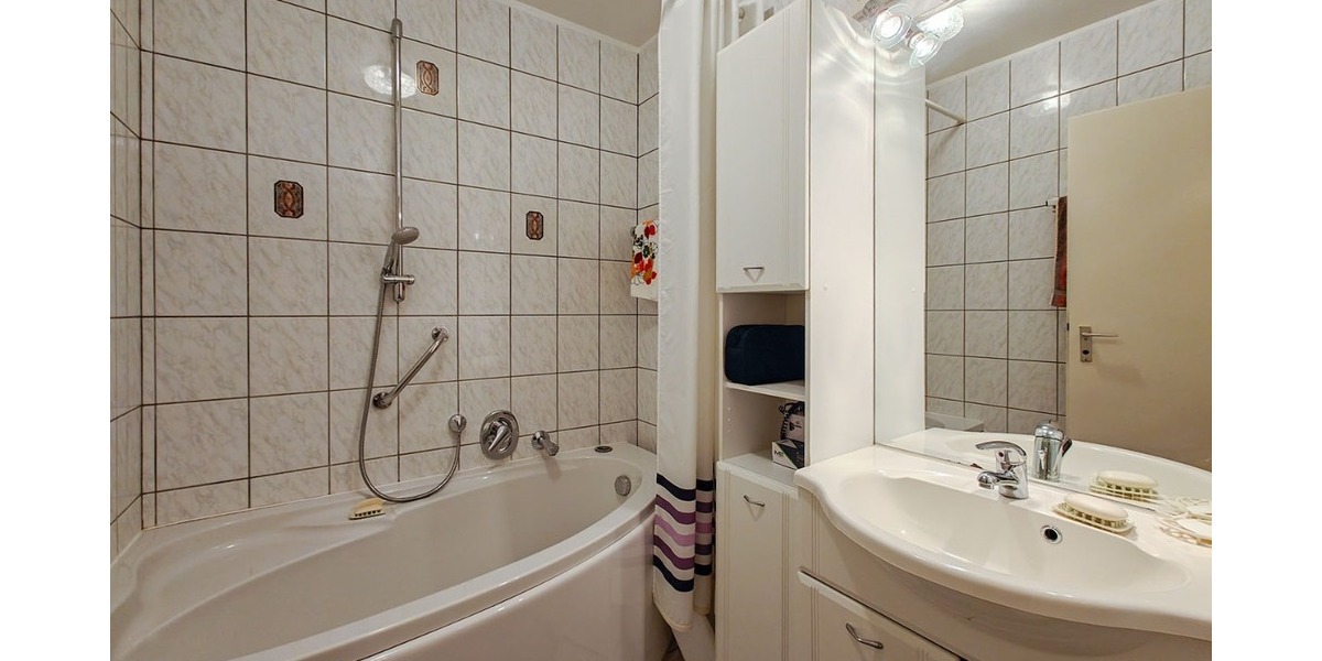 3-Zimmer Wohnung mit Tiefgaragenstellplatz und Balkon - 3- Reutlingen Baden-Württemberg | Angebot:24795926