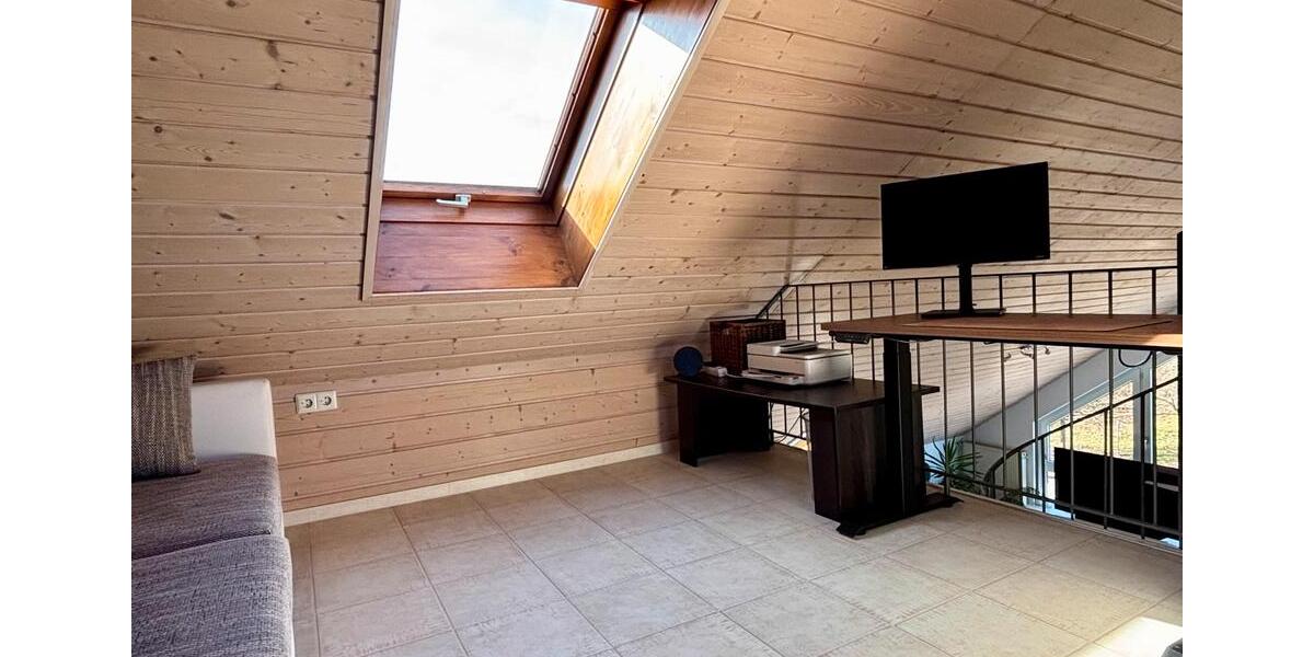 Maisonettenwohnung Sindelfingen Eichholz - 3.5 Zimmer, 96 m&sup2;, 1.600&euro; | Angebot:25829632