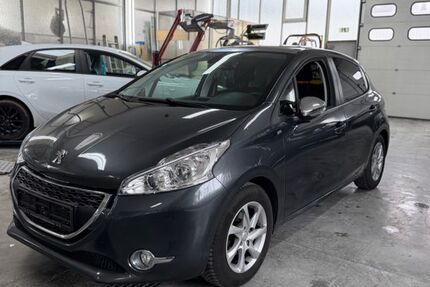 Peugeot 208 45.820 km 7.600 &euro; Pfullingen 72793