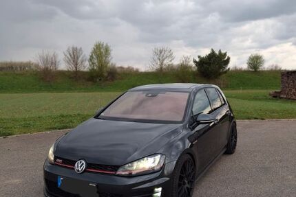 VW Golf 107.000 km 21.900 &euro; Holzgerlingen 71088