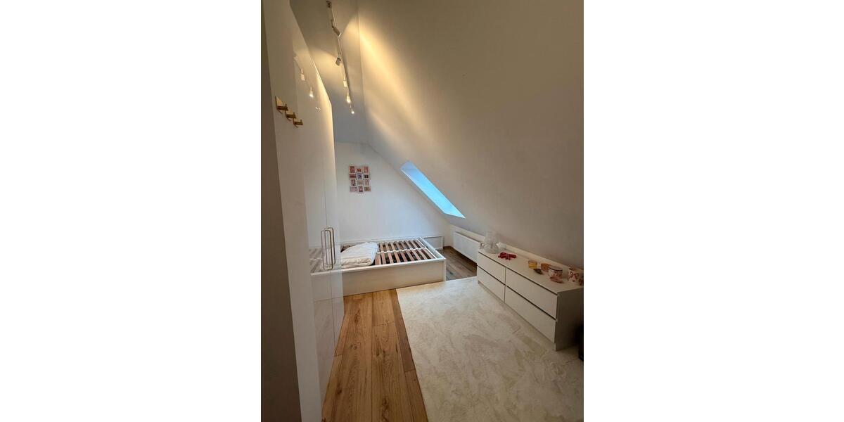 Dachgeschoßwohnung Waldenbuch - 1 Zimmer, 15 m&sup2;, 570&euro; | Angebot:25302877