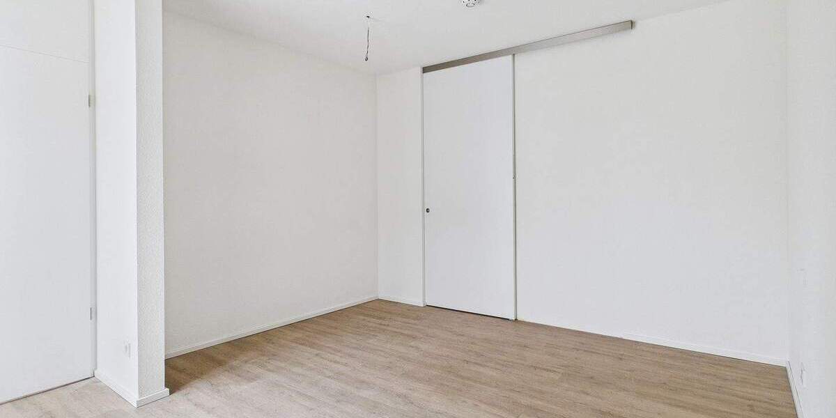 Etagenwohnung Sindelfingen Ost - 2 Zimmer, 73 m&sup2;, 1.360&euro; | Angebot:25669825