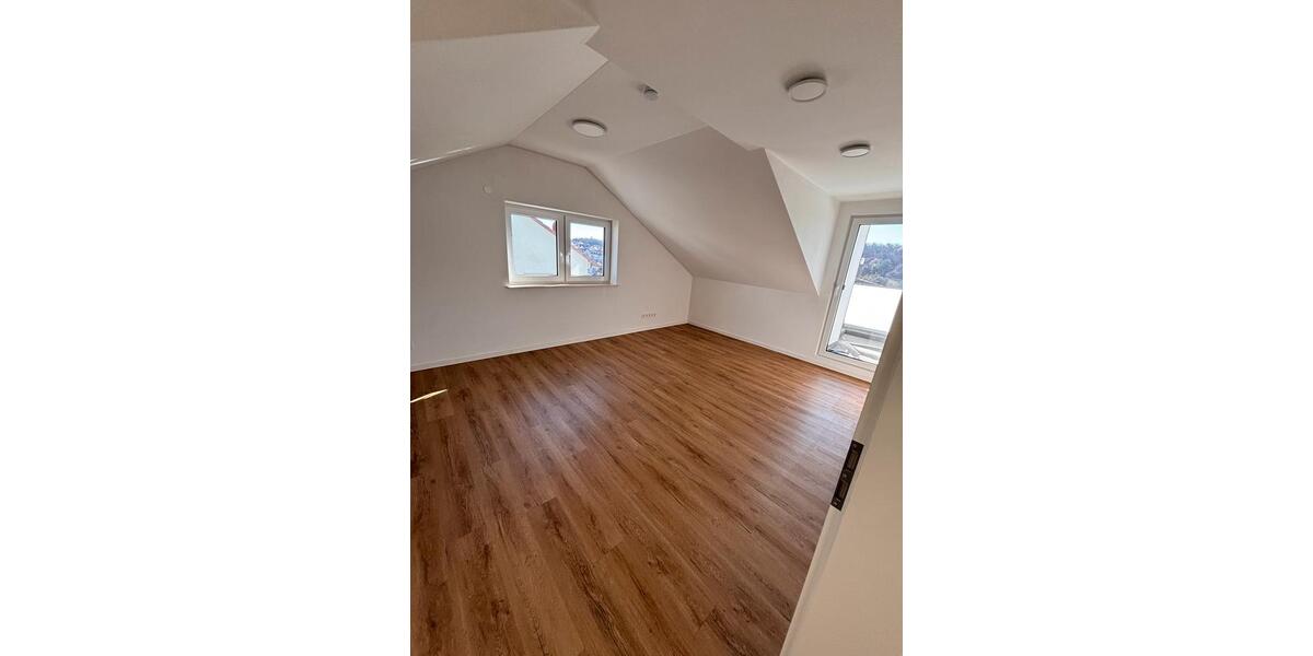 Dachgeschoßwohnung Sindelfingen Darmsheim - 2.5 Zimmer, 73 m&sup2;, 1.200&euro; | Angebot:25292934