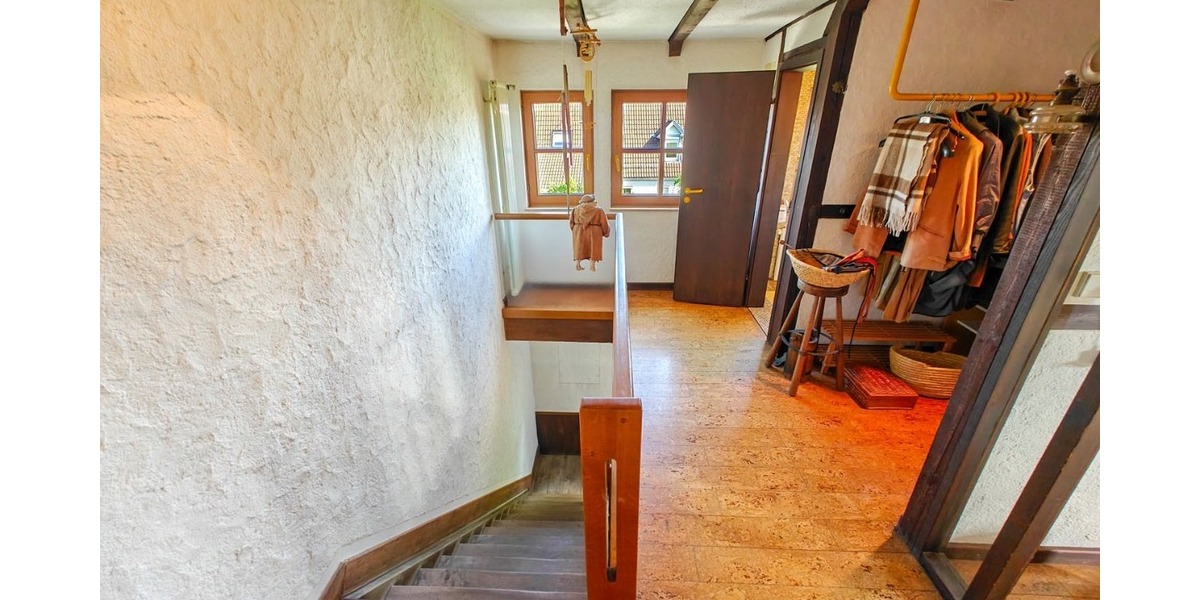 Charmantes Fachwerkhaus mit ELW, Atelier und Ausbaureserve - Wohnen & Arbeiten unter einem Dach - Bauernhaus, Landhaus Reutlingen Rommelsbach | Angebot:24690906