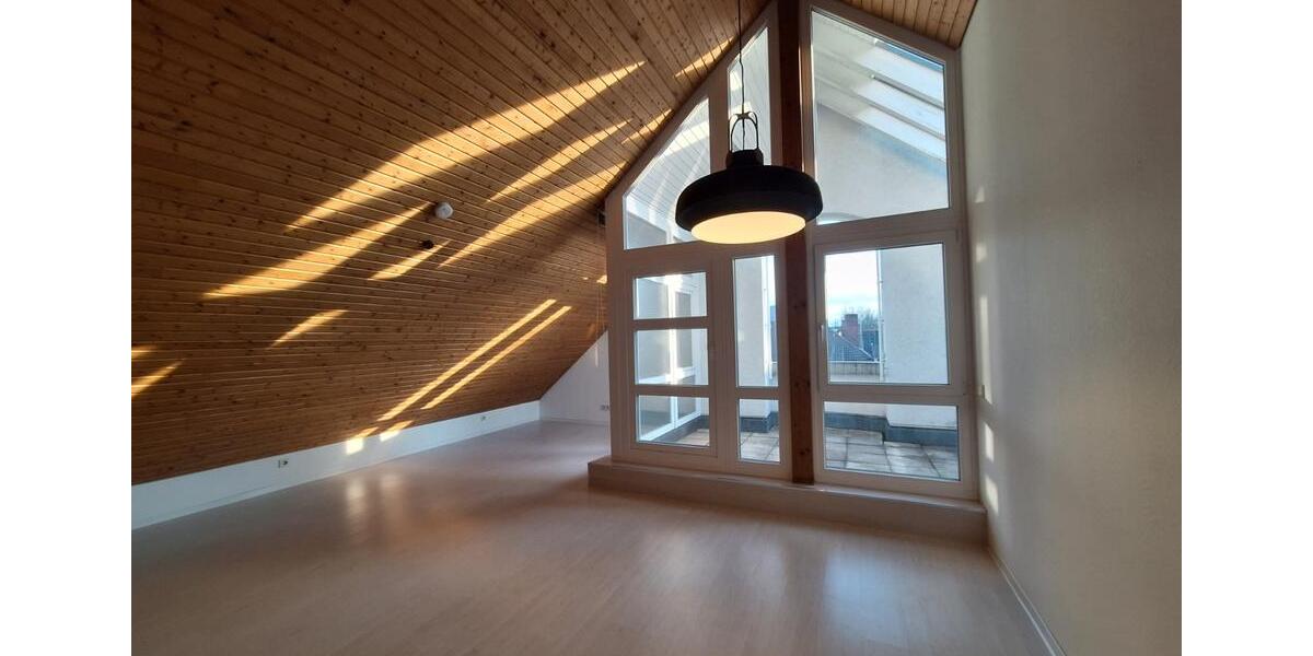 Dachgeschoßwohnung Stuttgart Vaihingen - 2 Zimmer, 65 m&sup2;, 900&euro; | Angebot:25923483