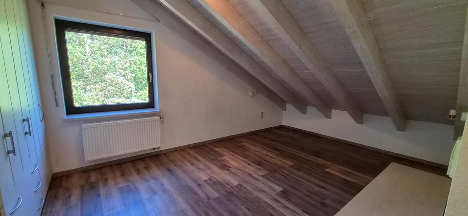 Dachgeschoßwohnung Aichtal - 3.5 Zimmer, 91 m&sup2;, 295.000&euro; | Angebot:27155079