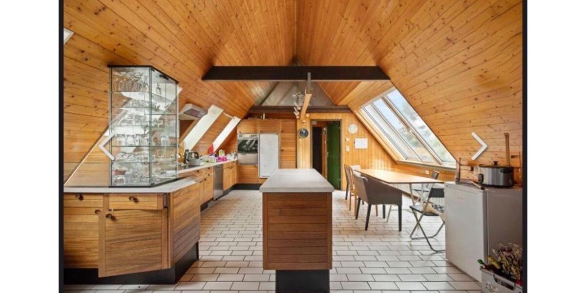 Dachgeschoßwohnung Tübingen Lustnau - 11 Zimmer, 270 m&sup2;, 725&euro; | Angebot:25334953