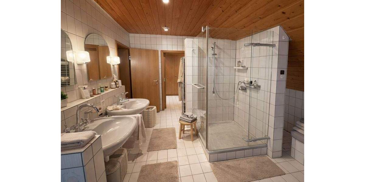 Einfamilienhaus Metzingen - 6 Zimmer, 277 m&sup2;, 837.000&euro; | Angebot:25671344