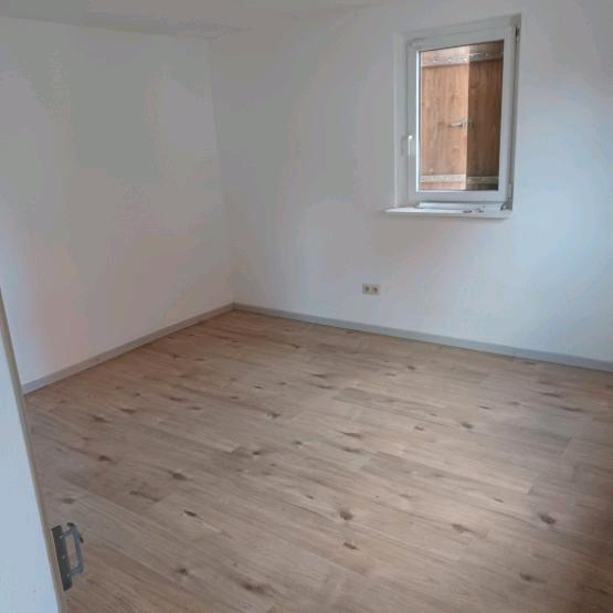 Dachgeschoßwohnung Kusterdingen - 6 Zimmer, 14 m&sup2;, 395&euro; | Angebot:26192771