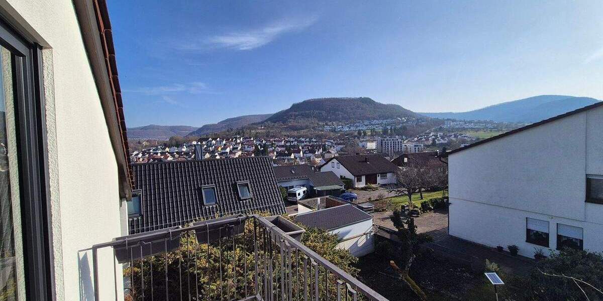 Etagenwohnung Pfullingen - 4 Zimmer, 99 m&sup2;, 1.100&euro; | Angebot:25778769