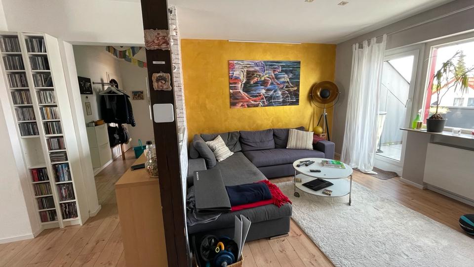 Dachgeschoßwohnung Wolfschlugen - 2 Zimmer, 65 m&sup2;, 1.100&euro; | Angebot:25170897