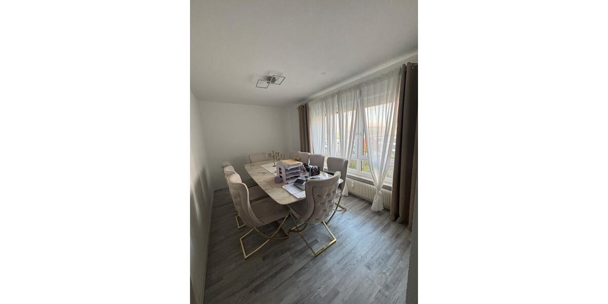 Erdgeschoßwohnung Pfullingen - 4.5 Zimmer, 98 m&sup2;, 375.000&euro; | Angebot:26427753
