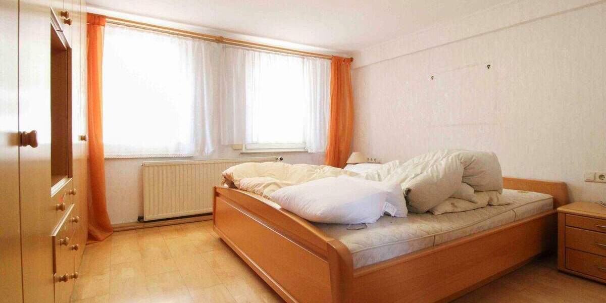 Mehrfamilienhaus, Wohnhaus Stuttgart Heumaden - 9 Zimmer, 398.000&euro; | Angebot:25650594