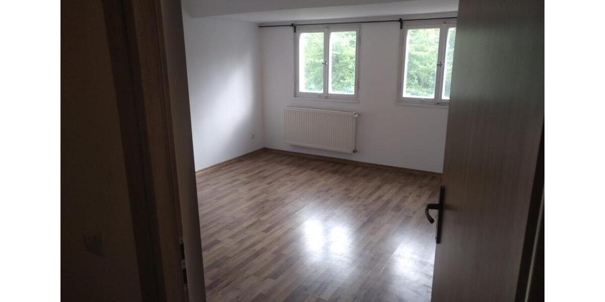 Etagenwohnung Eutingen im Gäu - 4 Zimmer, 125 m&sup2;, 900&euro; | Angebot:25973913