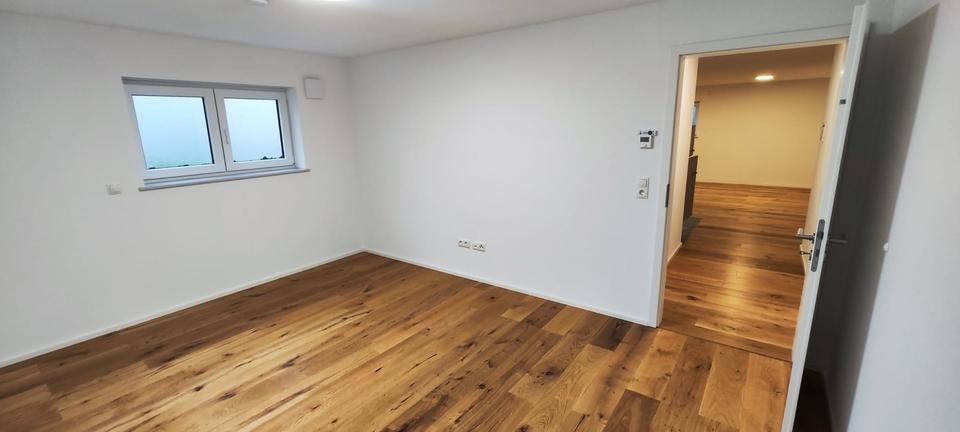 Etagenwohnung Eutingen im Gäu - 2.5 Zimmer, 80 m&sup2;, 1.000&euro; | Angebot:25855202