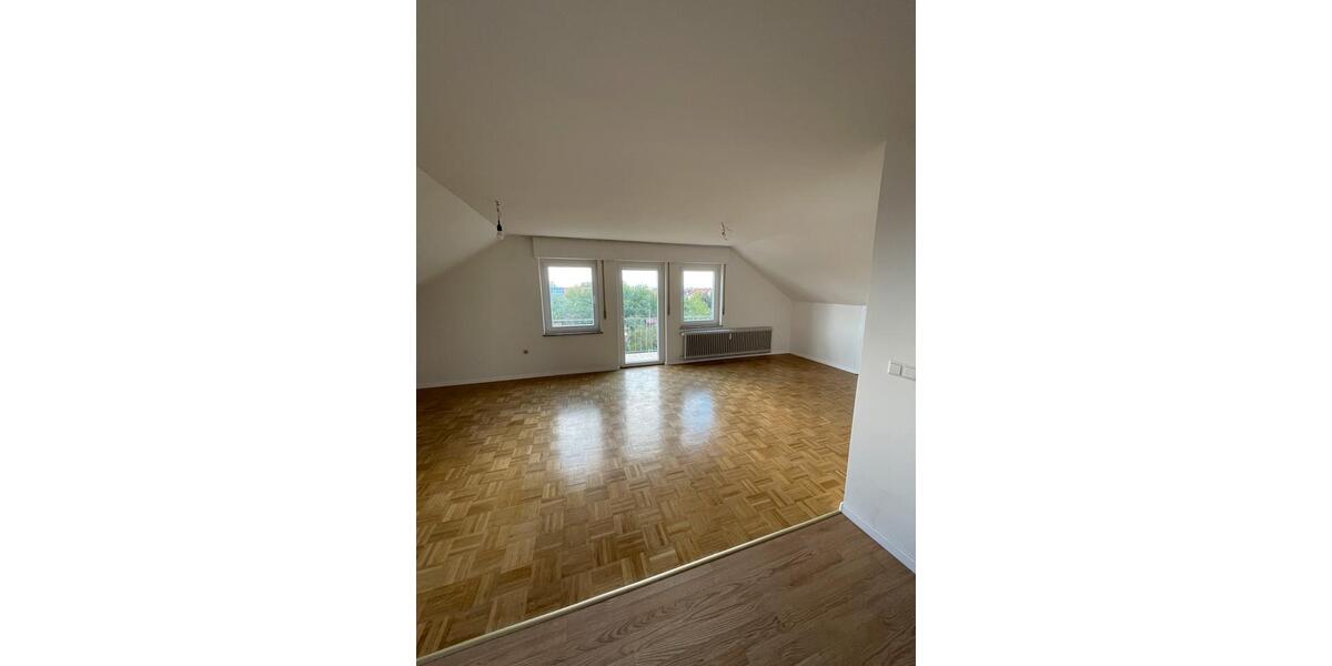 Dachgeschoßwohnung Bondorf - 3 Zimmer, 75 m&sup2;, 1.300&euro; | Angebot:25977732