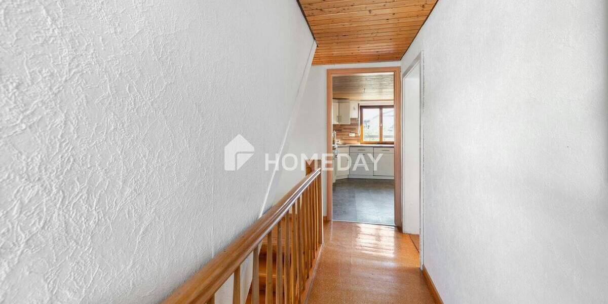 Einfamilienhaus Bad Urach Hengen - 6 Zimmer, 140 m&sup2;, 249.000&euro; | Angebot:25677505