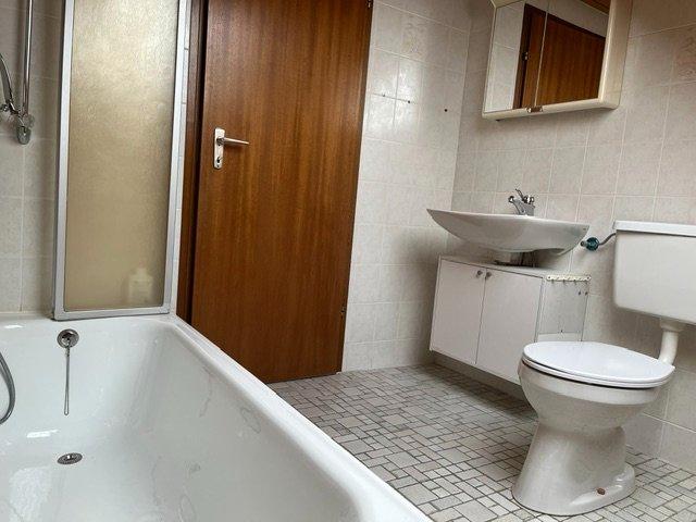 Einfamilienhaus Herrenberg - 3.5 Zimmer, 240 m&sup2;, 576.000&euro; | Angebot:27142349