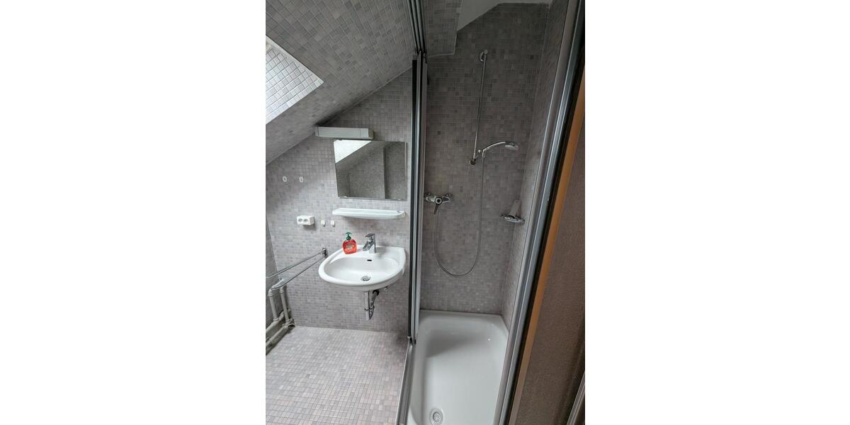 Dachgeschoßwohnung Metzingen - 1.5 Zimmer, 40 m&sup2;, 590&euro; | Angebot:26325750