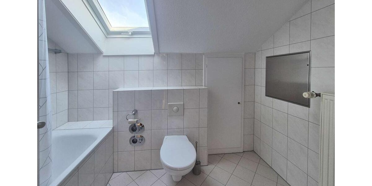 Dachgeschoßwohnung Stuttgart Sillenbuch - 1.5 Zimmer, 59 m&sup2;, 700&euro; | Angebot:25282511