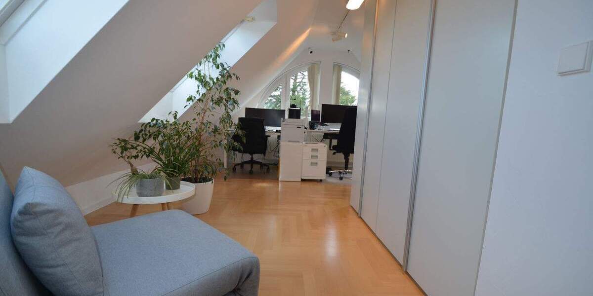 Etagenwohnung Böblingen - 4 Zimmer, 220 m&sup2;, 905.000&euro; | Angebot:25704223