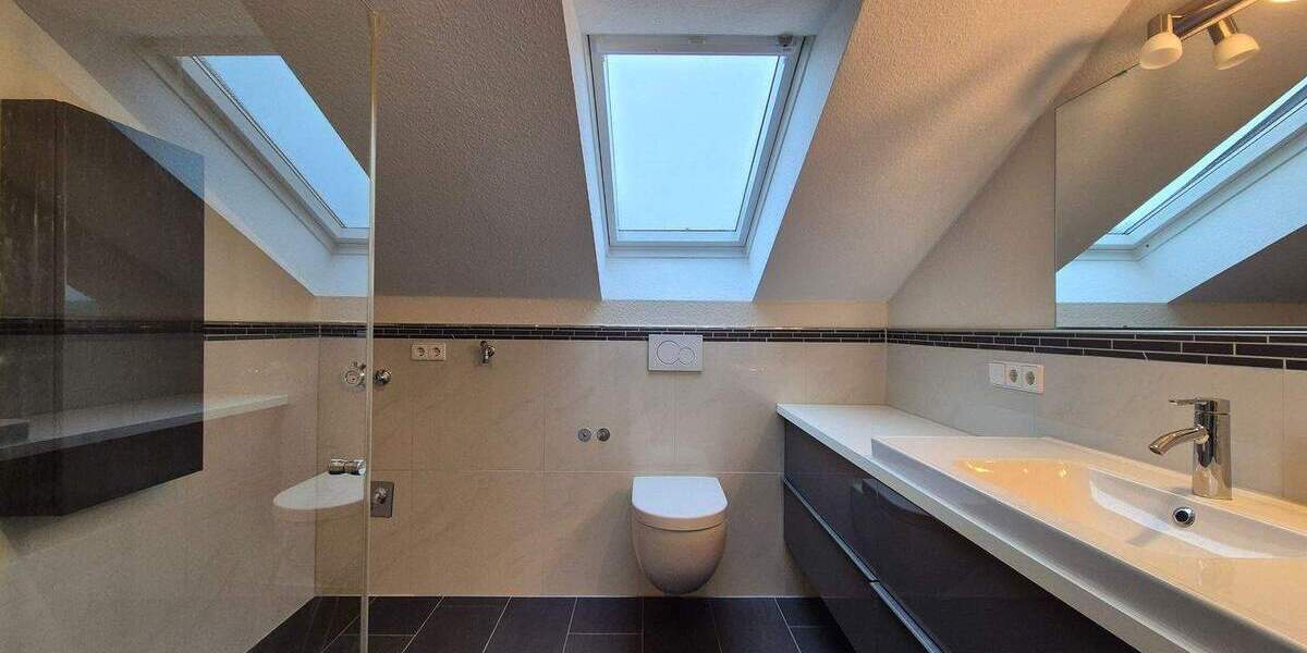 Etagenwohnung Pfullingen - 4 Zimmer, 99 m&sup2;, 1.100&euro; | Angebot:25778769