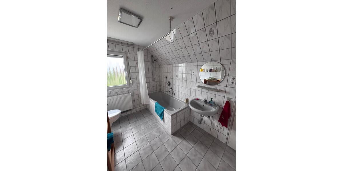 Doppelhaushälfte Herrenberg - 9 Zimmer, 178 m&sup2;, 685.000&euro; | Angebot:27080979