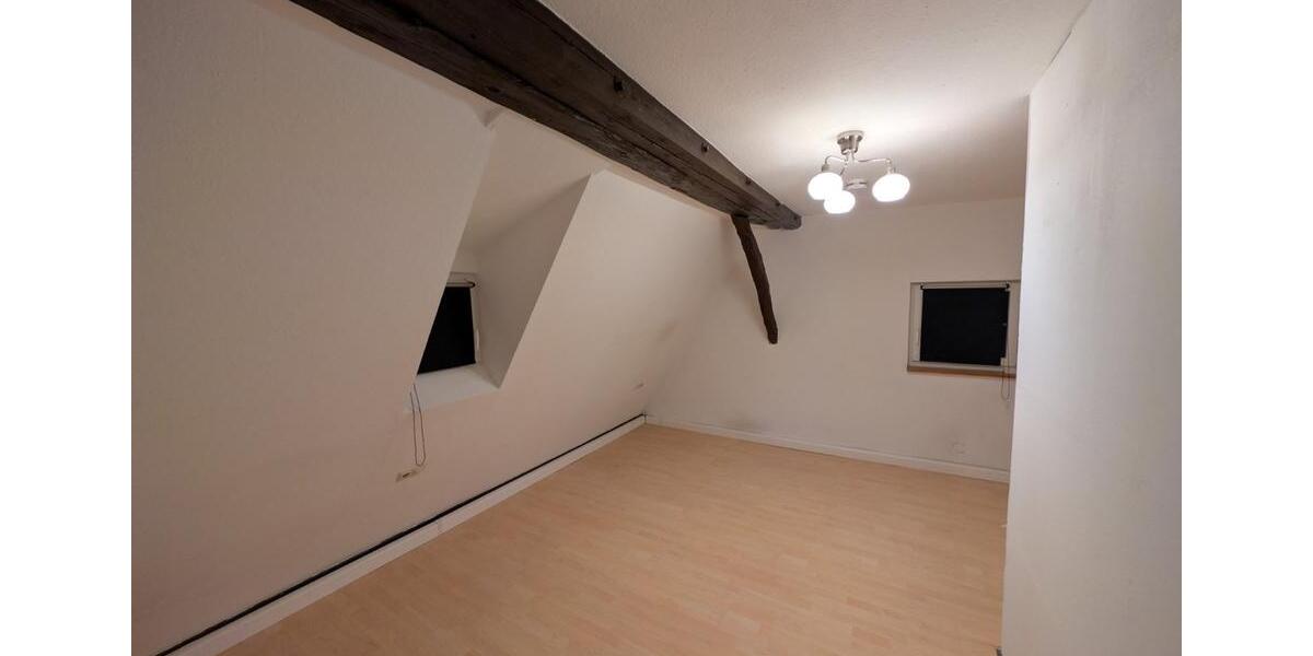 Dachgeschoßwohnung Kusterdingen - 5 Zimmer, 14 m&sup2;, 250&euro; | Angebot:25311185