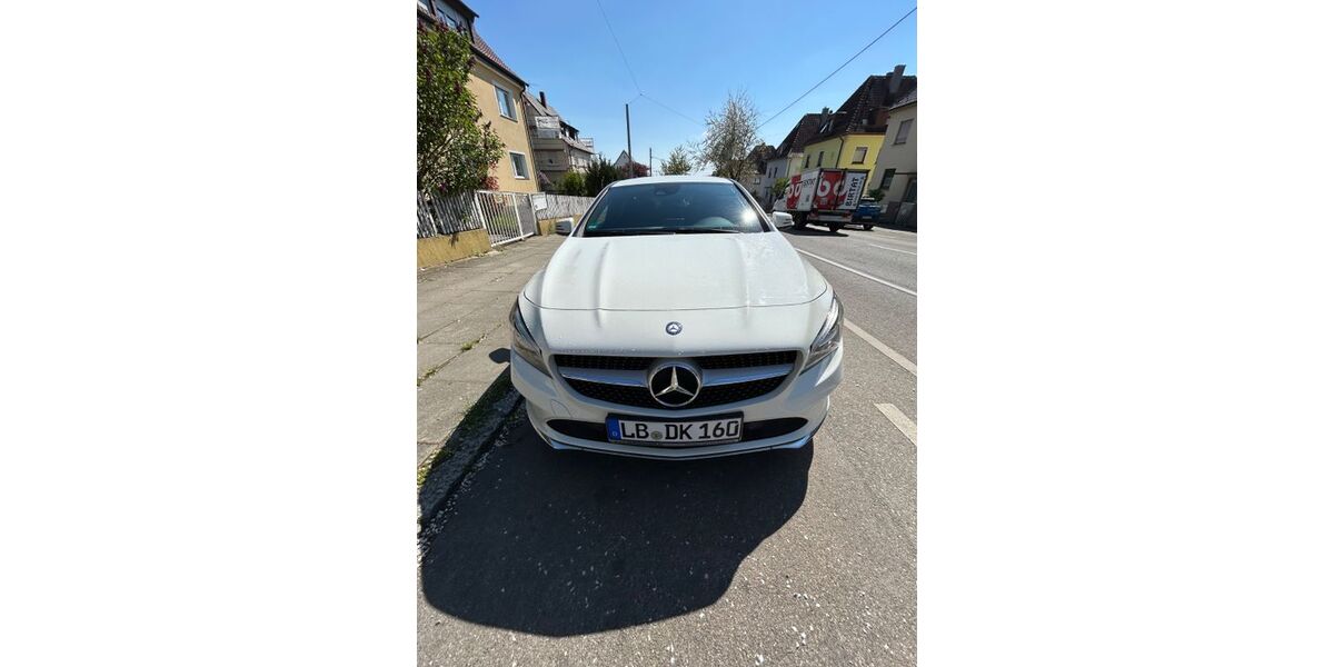 Mercedes-Benz CLA 220 Shooting Brake 145.925 km 16.000 &euro; Stuttgart 70435