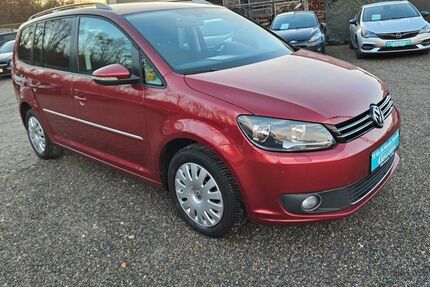 VW Touran 136.000 km 10.599 &euro; Reutlingen 72766