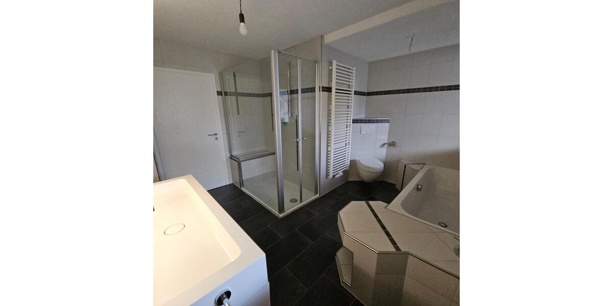 Erdgeschoßwohnung Haigerloch - 4 Zimmer, 140 m&sup2;, 1.400&euro; | Angebot:24395840