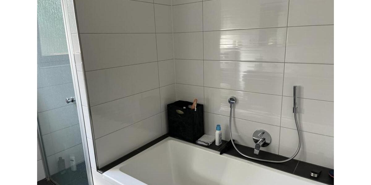 Erdgeschoßwohnung Neckartenzlingen - 5 Zimmer, 168 m&sup2;, 1.950&euro; | Angebot:25721130