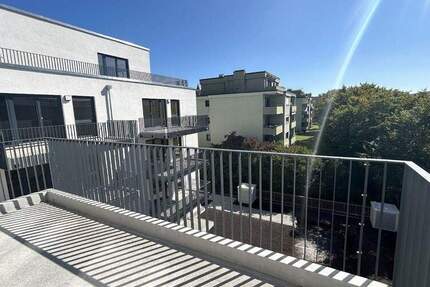 Wohnung Stuttgart Untertürkheim - 5 Zimmer, 120 m&sup2;, 2.190&euro; | Angebot:25727984